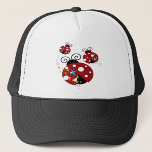 Casquette Trois rouges et coccinelle noire avec des étoiles