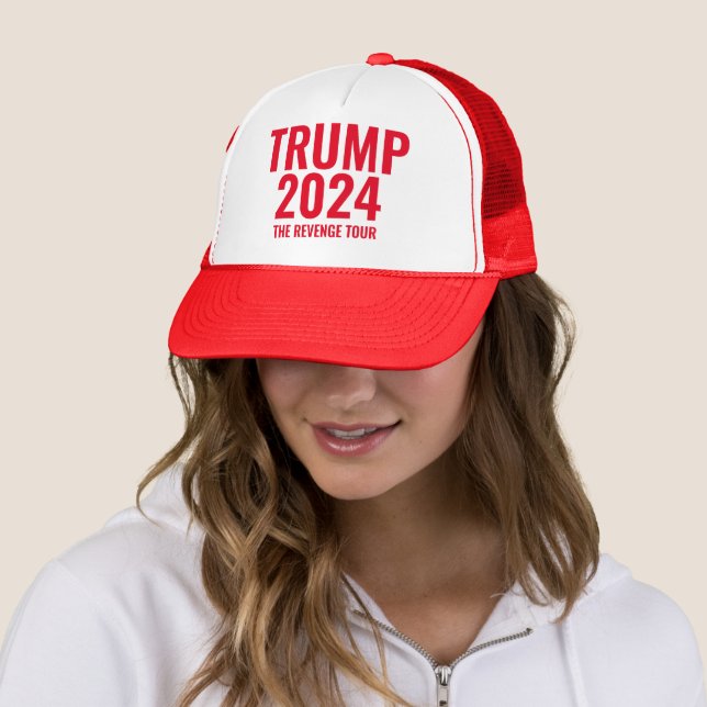 Casquette Trump 2024 LA VISITE DES REVENUS   (En situation)