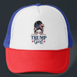 Casquette Trump Girl Messy Bun Trump 2024 Election American<br><div class="desc">Trump Girl Messy Bun Trump Élection américaine 2024 Drapeau</div>