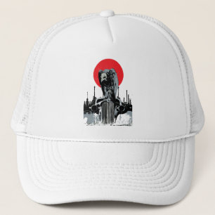 Casquette Vautour sur voiture ancienne avec soleil rouge