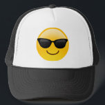 Casquette Visage souriant avec lunettes de soleil Cool Emoji<br><div class="desc">Un visage souriant et portant des lunettes de soleil foncées. Est utilisé pour désigner un sens du cool. Emoji amusant pour tous.</div>