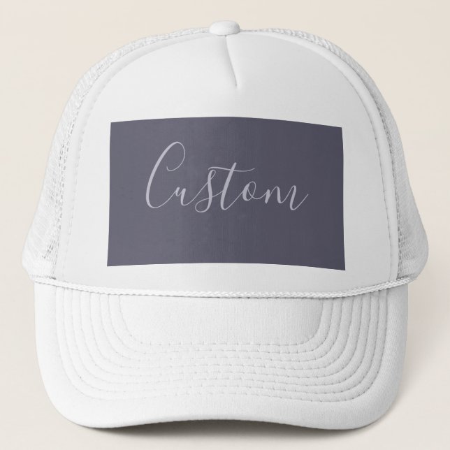 Casquette Votre nom | Élégant script de lavande sur le viole (Devant)