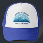 Casquette Voyage de ski en famille Custom Colorado City Blue<br><div class="desc">casquette customisé pour votre escapade ski dans les montagnes du Colorado pendant vos vacances d'hiver. Ce casquette de voyage en ski cool présente un joli dessin de montagnes enneigées et un paysage bleu. Un design naturel pour une famille qui aime en plein air pour son expédition nature.</div>