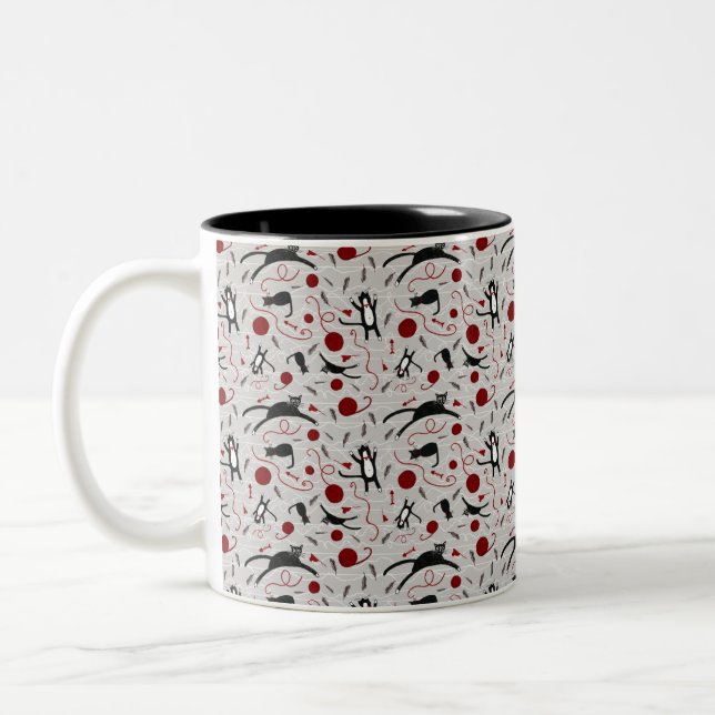 Cat and Yarn Two Tone Coffee Mug (Gauche)