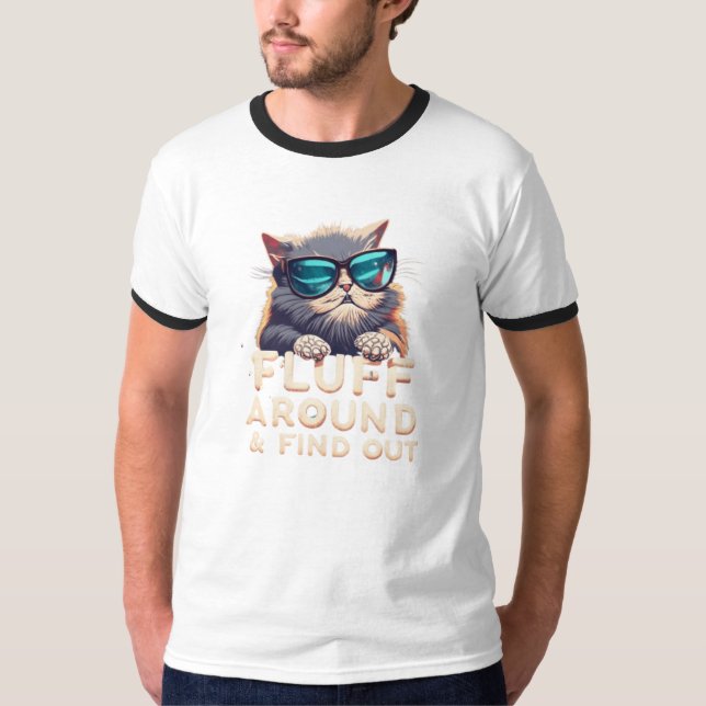 "Catty Chaos : 'FLUFF TOUR ET TROUVER' T-shirt (Devant)