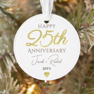 Célébration de 25 ans de mariage en faux or person