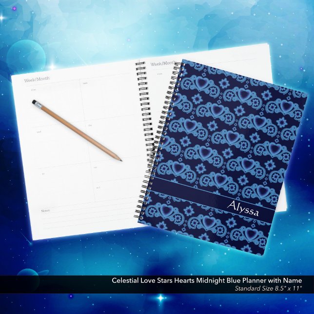Celestial Love Stars Coeurs Nom Minuit Bleu (Celestial Love Stars and Hearts Midnight Blue Planner Personalized with Your Name. )