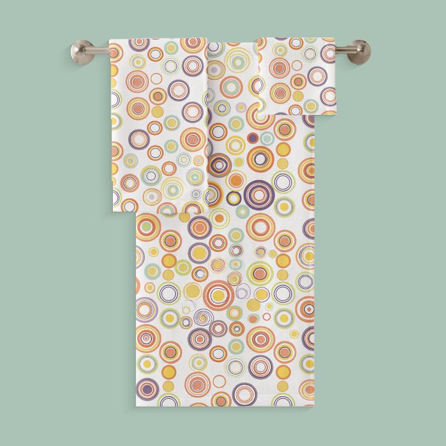 Cercles d'automne rétro (Retro Autumn Circles bath towel set. Bath towel, hand towel, and washcloth.)