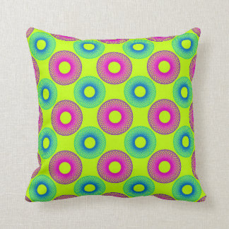Cercles psychédéliques sur le coussin de vert de
