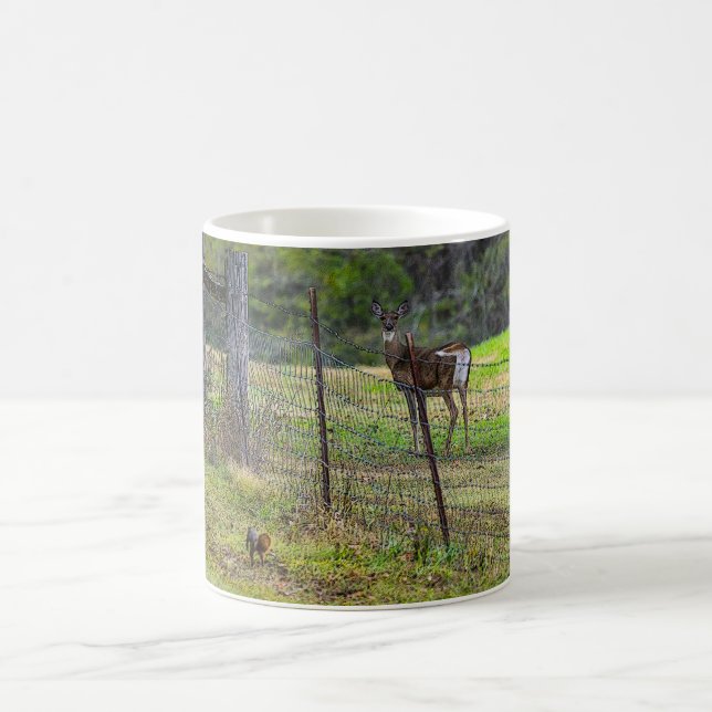 Cerf Et Un Écureuil Peint Café Mug (Centre)