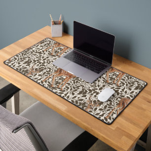 Cerf sur le motif damassé de chêne décoratif en br