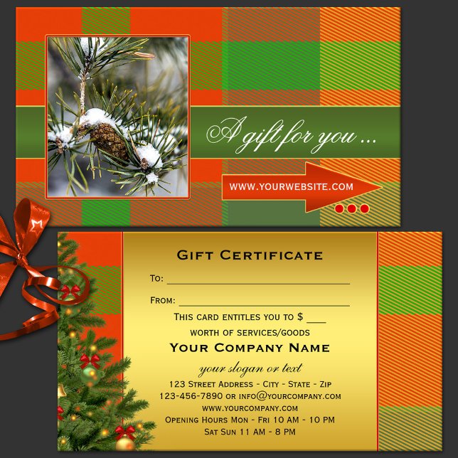 Certificat cadeau de Noël personnalisé avec photo (Classic green red plaid business card size Christmas  gift certificate showing your photo with gold)