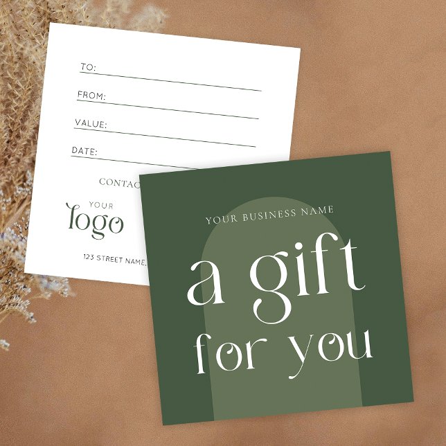 Certificat cadeau d'entreprise moderne Boho Sage G (Trendy sage green boho gift certificate design with modern display fonts and arch background)