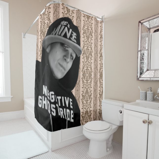 C'est le rideau de douche à la mienne (En situation)