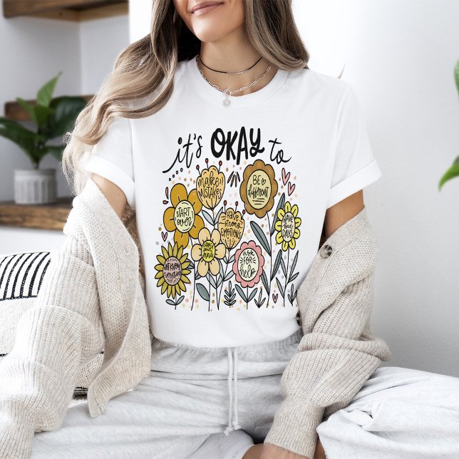 C'est Okay To Boho T-Shirt Floral (Créateur téléchargé)