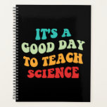 C'est un bon jour pour enseigner la science I<br><div class="desc">Un design mignon, parfait pour n'importe quel professeur de sciences, professeur de sciences au lycée, ou futur professeur de sciences qui aime enseigner! 'C'est un bon jour d'enseigner la science' citation pour un enseignant à porter le premier jour de l'école, au travail, ou les vacances. Es-tu un fier professeur d'équipe...</div>