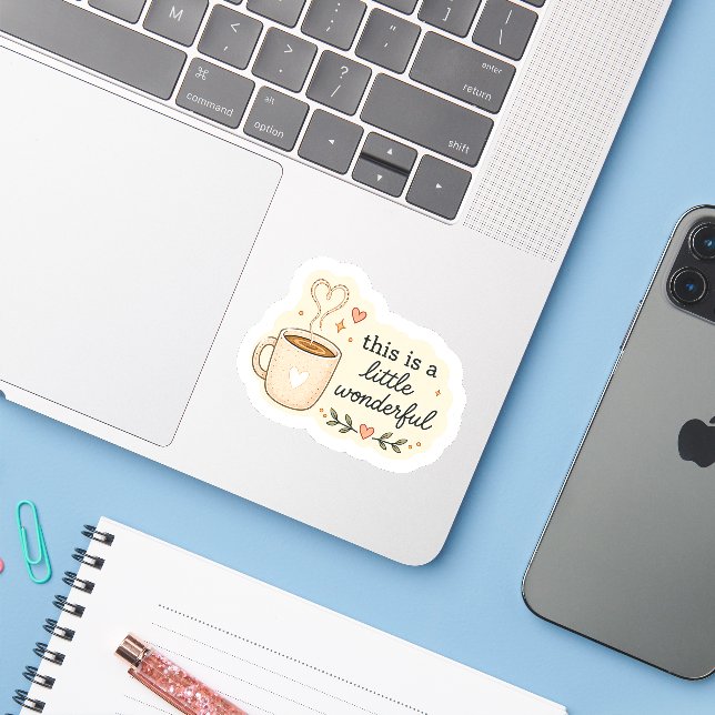 C'est un petit autocollant merveilleux – Café Cozy (Ordinateur portable avec iPhone)