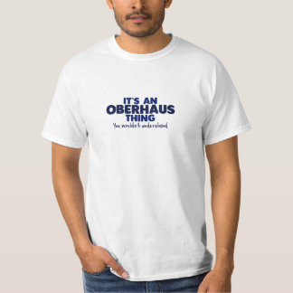 C'est un T-shirt de nom de famille de chose