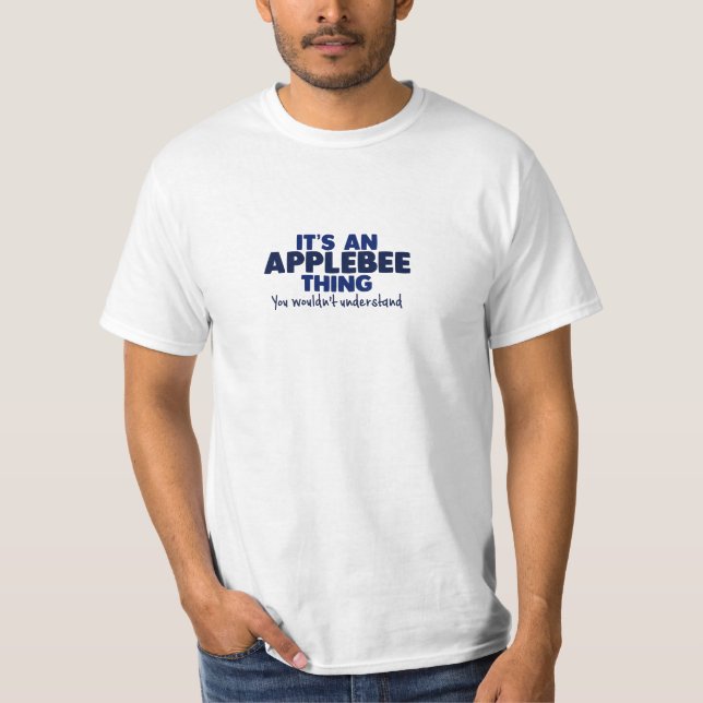 C'est un T-shirt de nom de famille de chose (Devant)