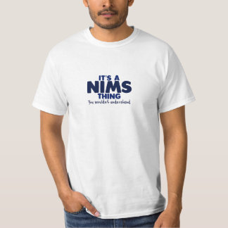 C'est un T-shirt de nom de famille de chose de