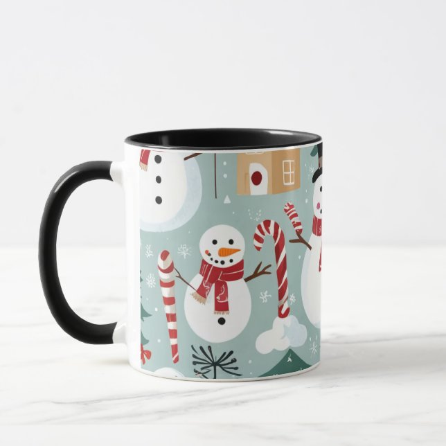 C'est une tasse de Noël. (Gauche)