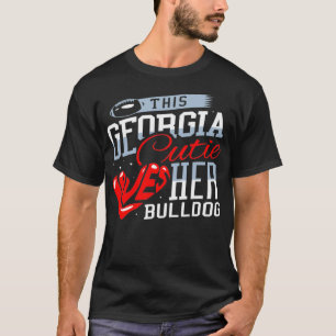 Cette Georgia Cutie adore son Bulldog Pullover