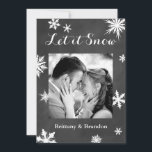 Chalkboard Let it Snow Holiday Carte photo<br><div class="desc">Des flocons de neige brillants sur un échalote arrière - plan accentue votre photo sur cette carte de vacances romantique.</div>