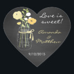 Chalkboard Mason Jar Mariage Favoriser Stickers<br><div class="desc">Chalkboard mason jarre de mariage préférez les étiquettes en forme de coeur avec une bocale de mason remplie de fleurs jaunes - parfait pour les étiquettes sur votre table de bonbons, mariage merci cadeaux ou faveurs! Entrez simplement vos informations dans l'espace prévu à cet effet. Correspond à nos invitations de...</div>
