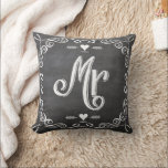 Chalkboard Vintage moderne M. Groom Coussin<br><div class="desc">Chalkboard Vintage moderne Mr et Mrs Chalkboard Wedding Invitations mariages Chalkboard doux et sassy Chalkboard Moderne Typographie Vintage Invitations Chalkboard doux et sassy mariages Mariage Party T-shirts</div>