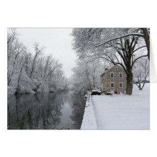 Chambre toujours le long de l'eau immobile dans la