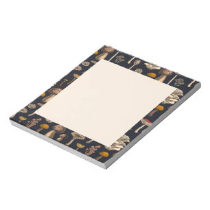 Champignons sauvages sur Carnet noir graphite