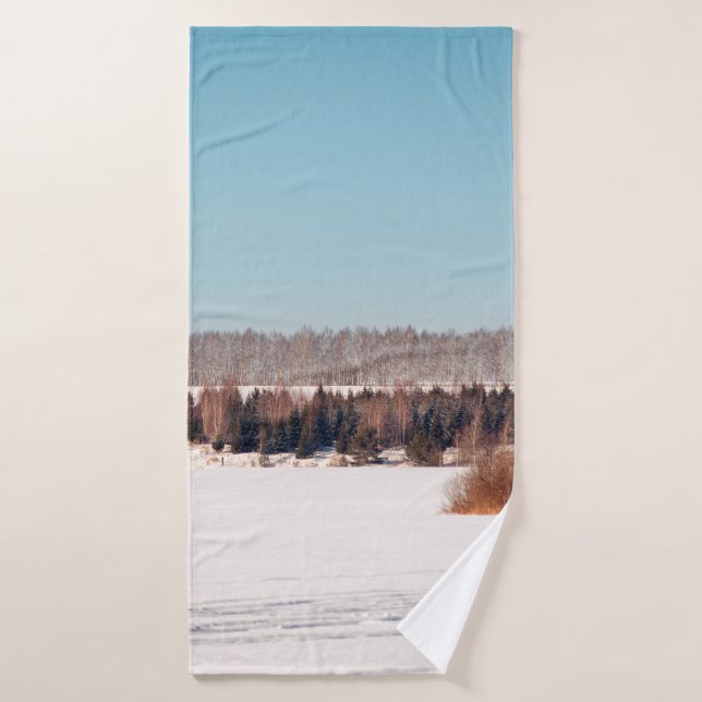 Champs et forêts de la Russie centrale. architectu (Serviette de bain)