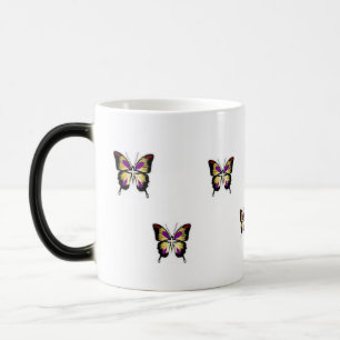 CHANGEMENTS Morphing de tasse de papillon si chaud