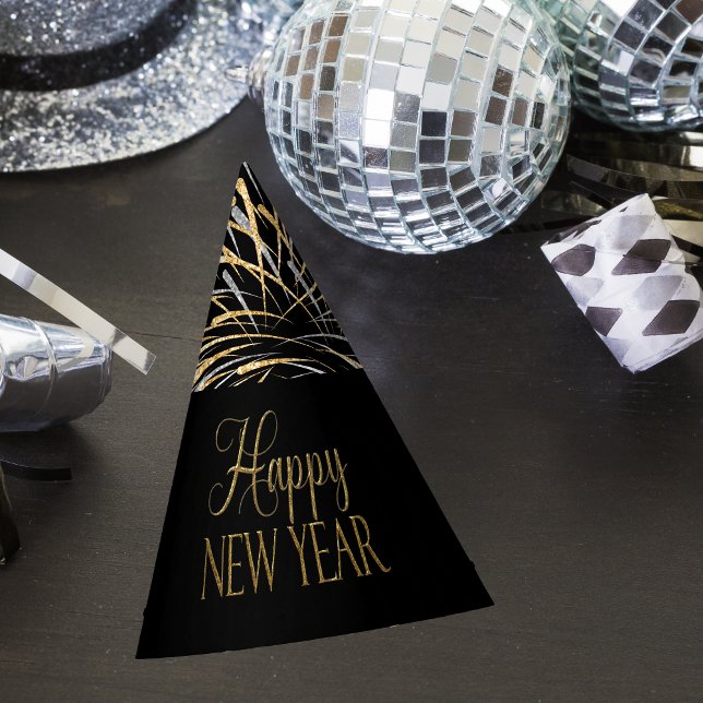 Chapeaux De Fètes Campagne Noir & Or Réveillon du Nouvel An (How cute are these party hats! Grab them now in preparation for your NYE party!)
