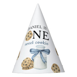 Chapeaux De Fètes Un gâteau sucré et du lait pour le premier anniver