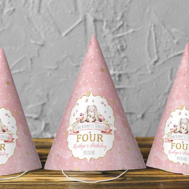 Chapeaux De Fètes Un lapin atteint quatre ans (Créateur téléchargé)