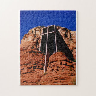 Chapelle dans le puzzle de roches