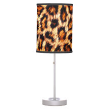 Chat à motif léopard tacheté