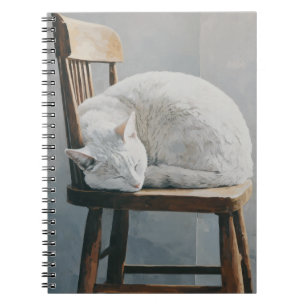 Chat blanc Cosy Chaise en bois Carnet