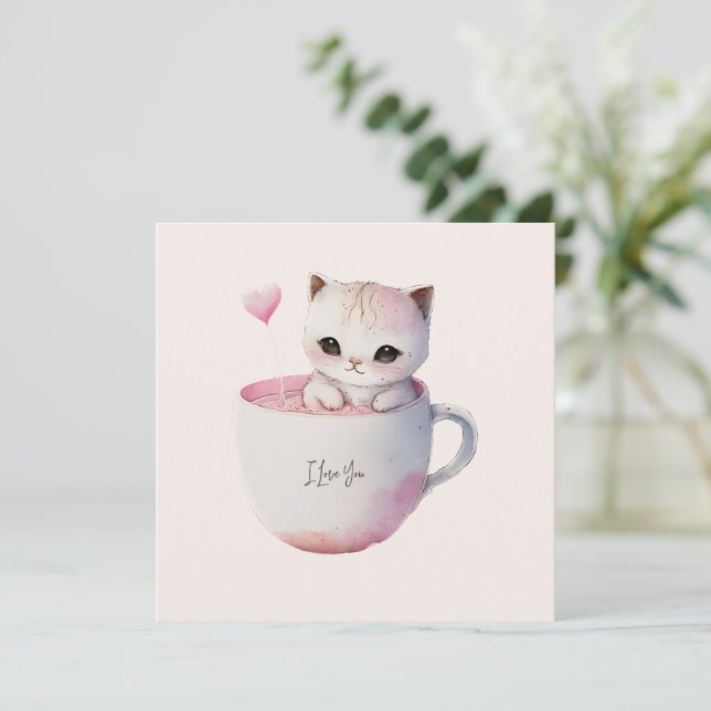Chat blanc-rose mignonne dans une tasse de thé (4) (Debout devant)
