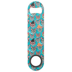 Chat dans le casquette