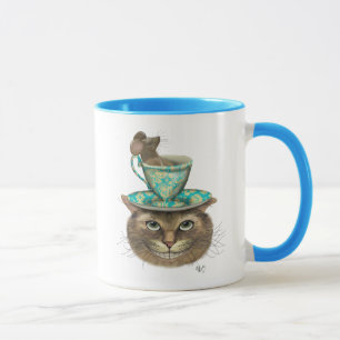 Chat de Cheshire avec la tasse sur la tête