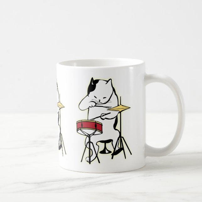 Chat jouant la tasse de tambours (Droite)