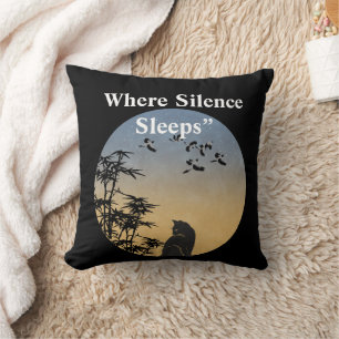 Chat noir dans Coussin de forêt de bambou   Zen ja