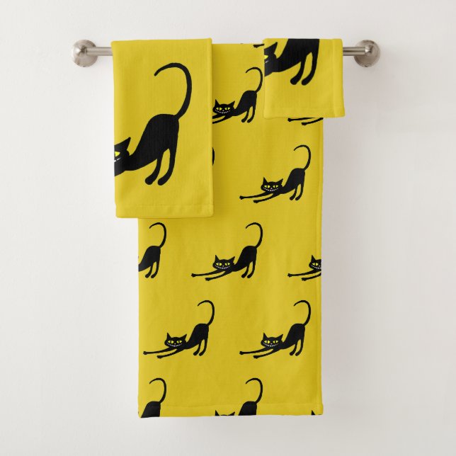 Chat noir de sourire (En situation)