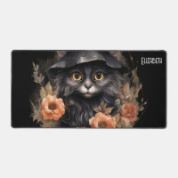 Chat noir mignon dans le Casquette d'une sorcière