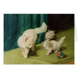 Chat persan blanc avec deux chatons