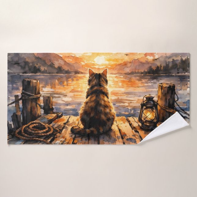 Chat sur le quai au coucher du soleil (Serviette de bain)