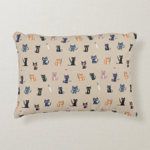 Chats et couteaux Whimsical Coussin d'accent