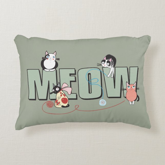 Chats mignons et Coussin de fils (Devant)